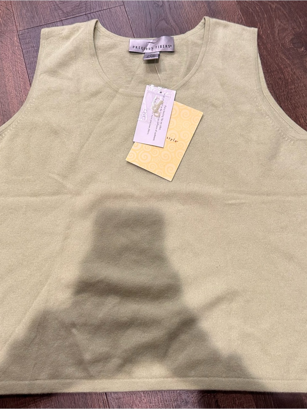 Women’s 100% cashmere Light Olive Crewneck Tank Sweater